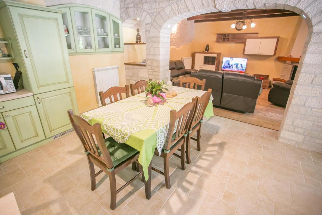 Holiday Home Mendula Tinjan Extérieur photo