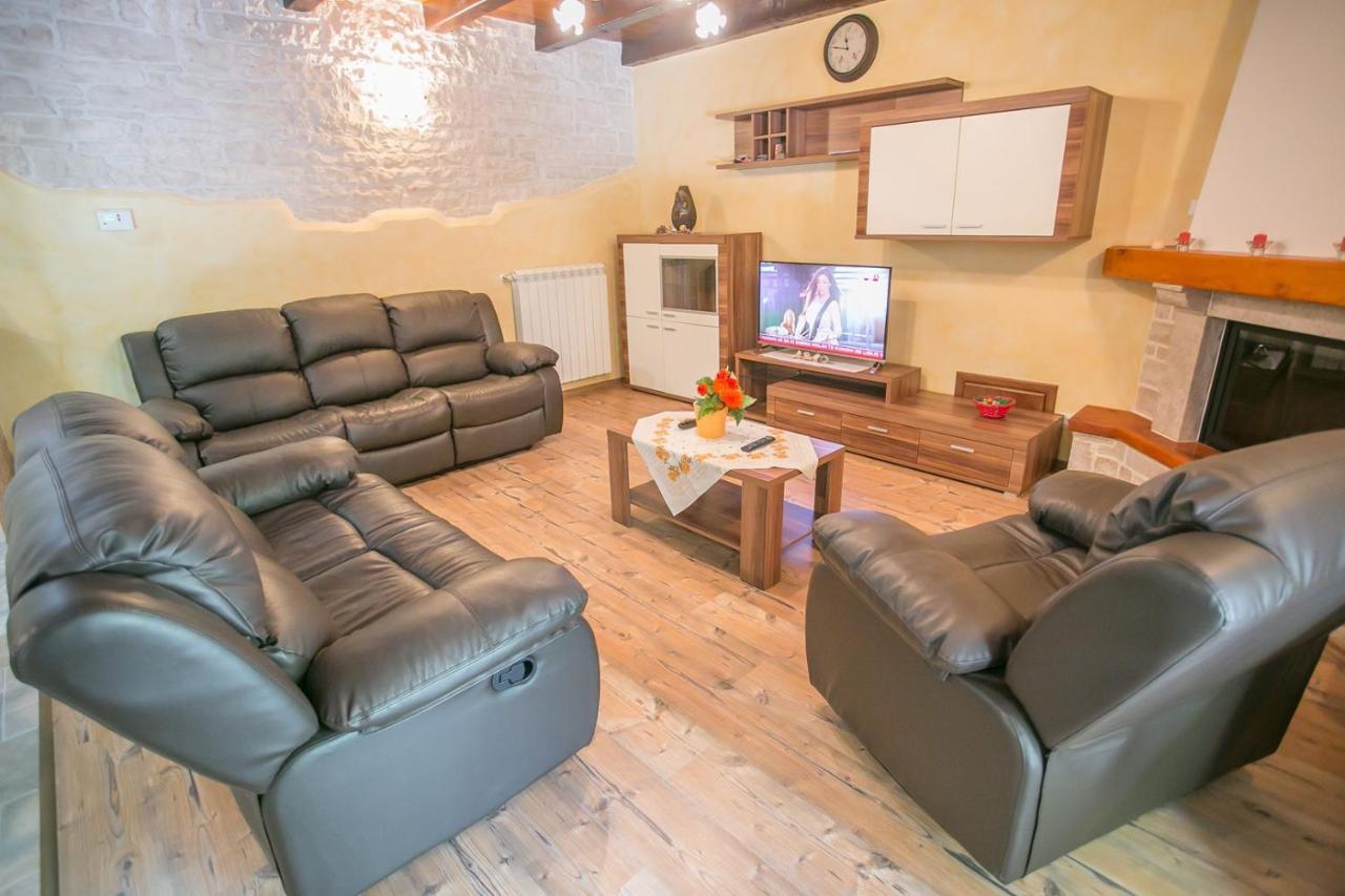 Holiday Home Mendula Tinjan Extérieur photo